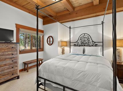 340 Elias Baldwin, Truckee, CA 96161 Photo