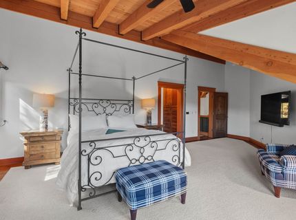 340 Elias Baldwin, Truckee, CA 96161 Photo