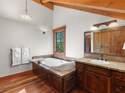 340 Elias Baldwin, Truckee, CA 96161 Photo