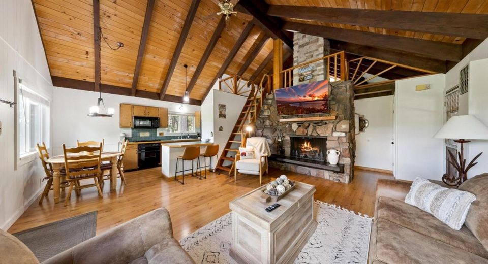 1492 Mount Rainier Drive, South Lake Tahoe, CA 96150 Photo