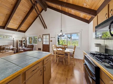 1492 Mount Rainier Drive, South Lake Tahoe, CA 96150 Photo