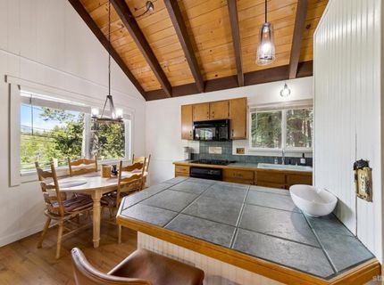 1492 Mount Rainier Drive, South Lake Tahoe, CA 96150 Photo