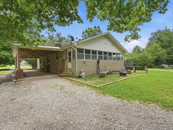 947 Co Rd 281, Florence, AL 35633