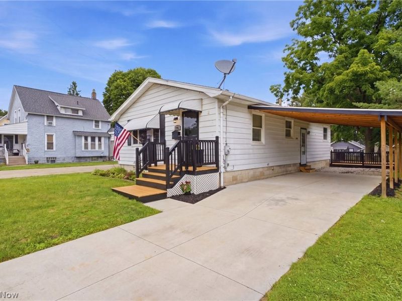 2849 Hudson Drive, Cuyahoga Falls, OH 44221 Photo 3