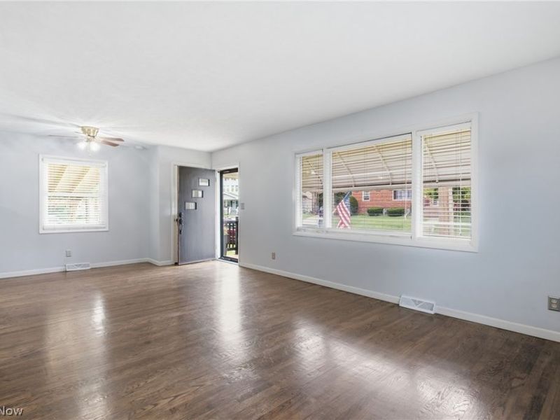 2849 Hudson Drive, Cuyahoga Falls, OH 44221 Photo 9