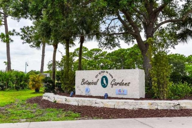 2413 SE Wishbone Road, Port Saint Lucie, FL 34952 Photo