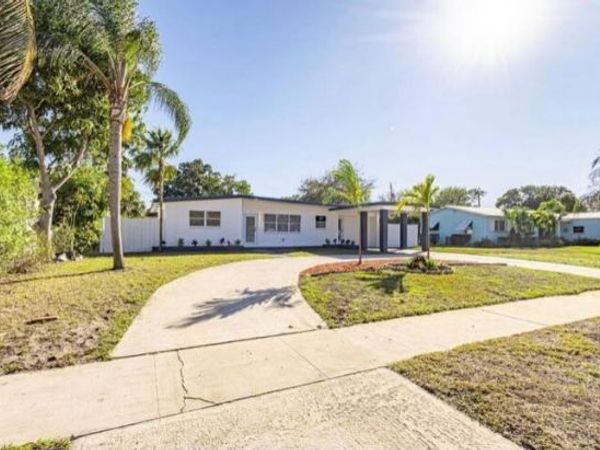 434 Australian Circle, West Palm Beach, FL 33403