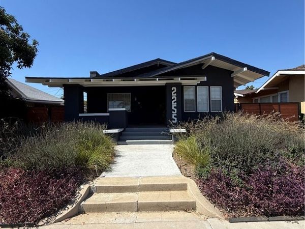 2255 W 29th St, Los Angeles, CA 90018