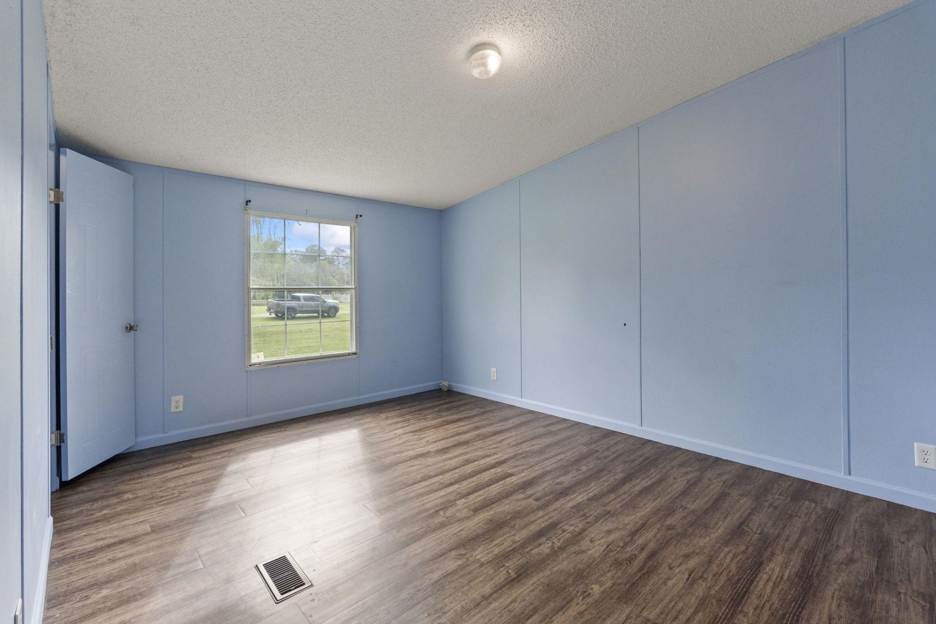 524 Alton Rd.  Photo 31