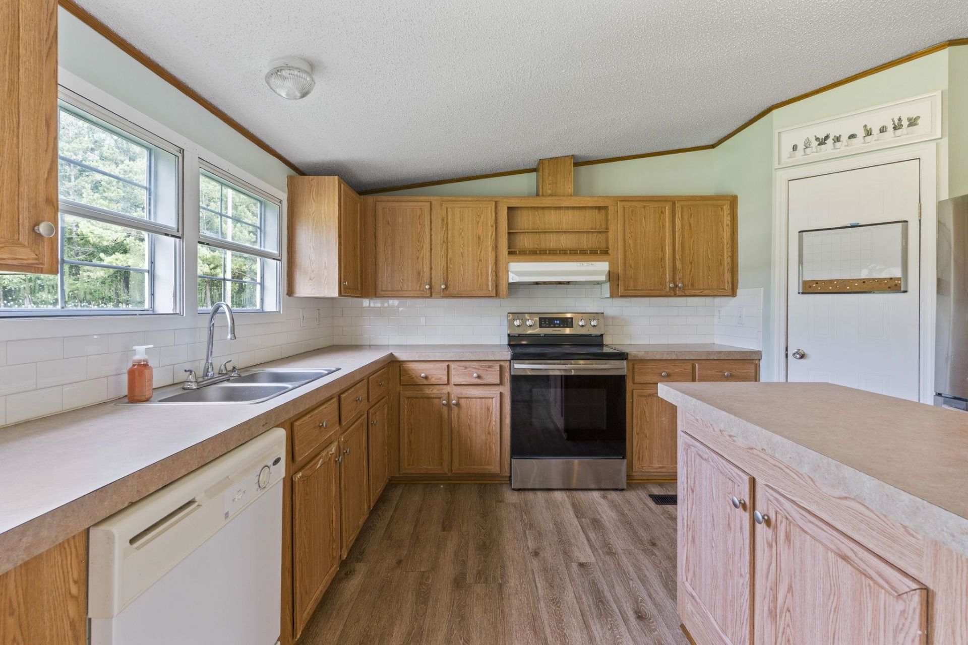 524 Alton Rd.  Photo 8