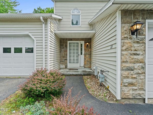 22 Woodside Drive, Albany, NY 12208