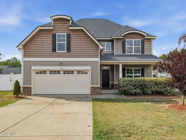 910 Highgrove Drive, Spring Lake, NC 28390