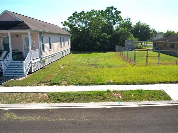 1911 ALABO Street , New Orleans, LA 70117