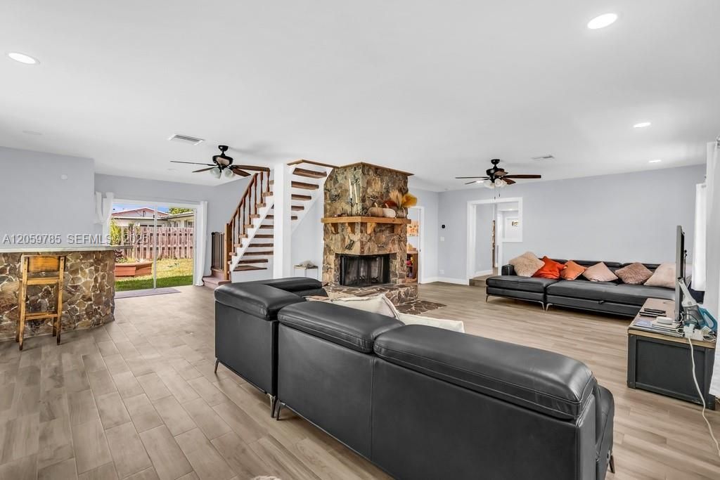 200 SW 16 Street , Pompano Beach, FL 33060 Photo