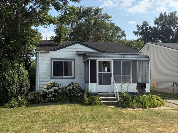 1746 E Goulson Avenue, Hazel Park, Mi 48030
