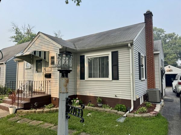 18269 Burnham Avenue , Lansing, IL 60438