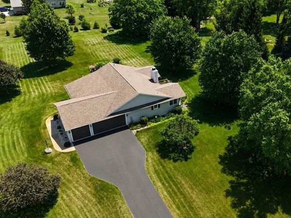 4195 S Satinwood Drive, Beloit, WI 53511