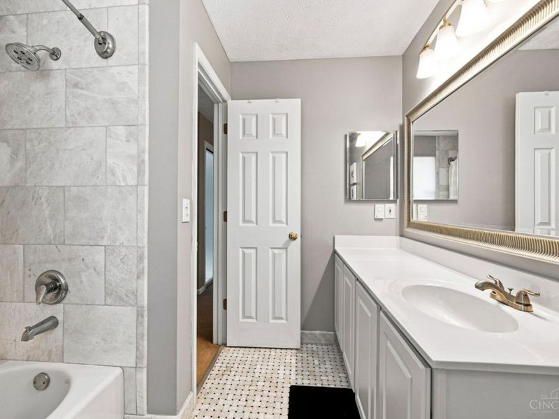 920 Paul Vista Drive, Miami Twp, OH 45140 Photo 21