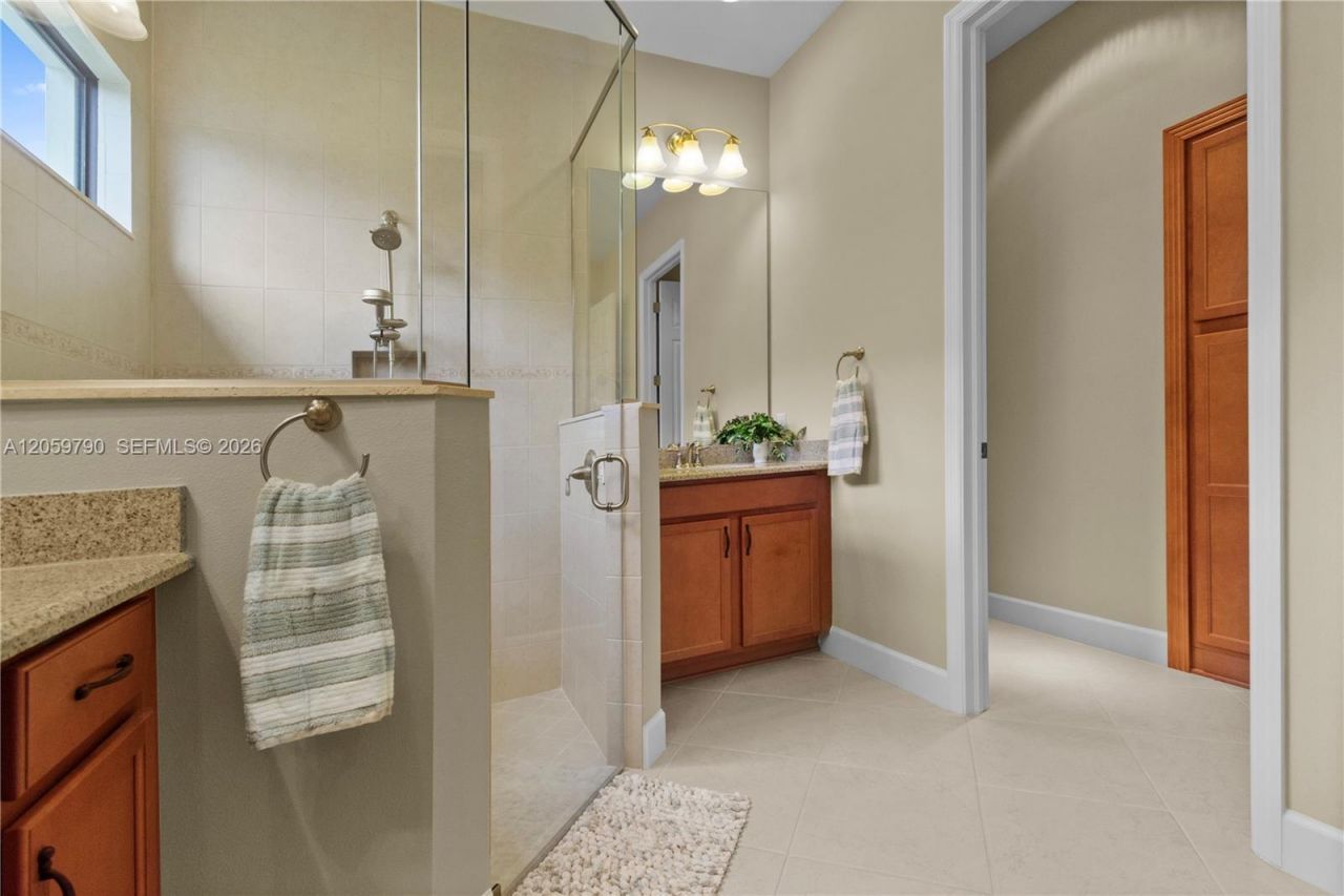 9292 Isla Bella Cir , Bonita Springs, FL 34135 Photo
