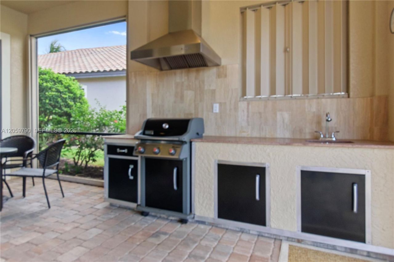 9292 Isla Bella Cir , Bonita Springs, FL 34135 Photo