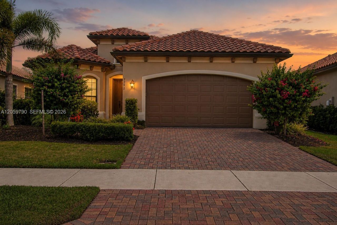 9292 Isla Bella Cir , Bonita Springs, FL 34135 Photo
