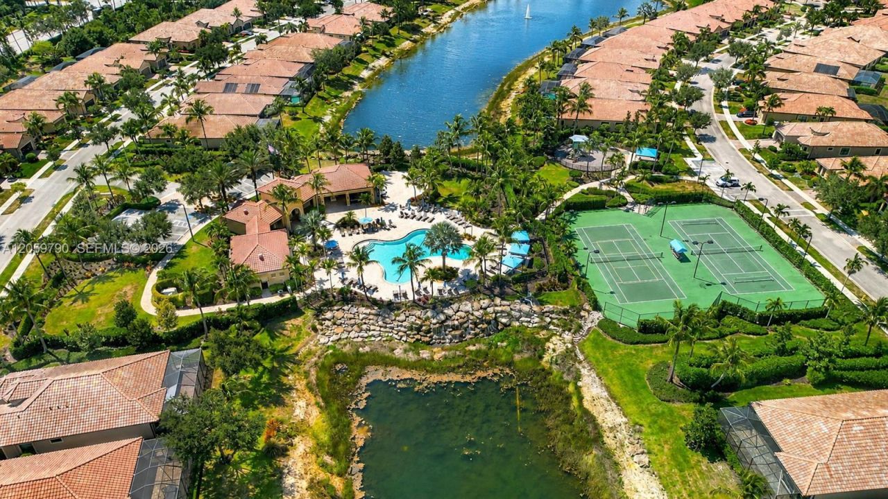 9292 Isla Bella Cir , Bonita Springs, FL 34135 Photo