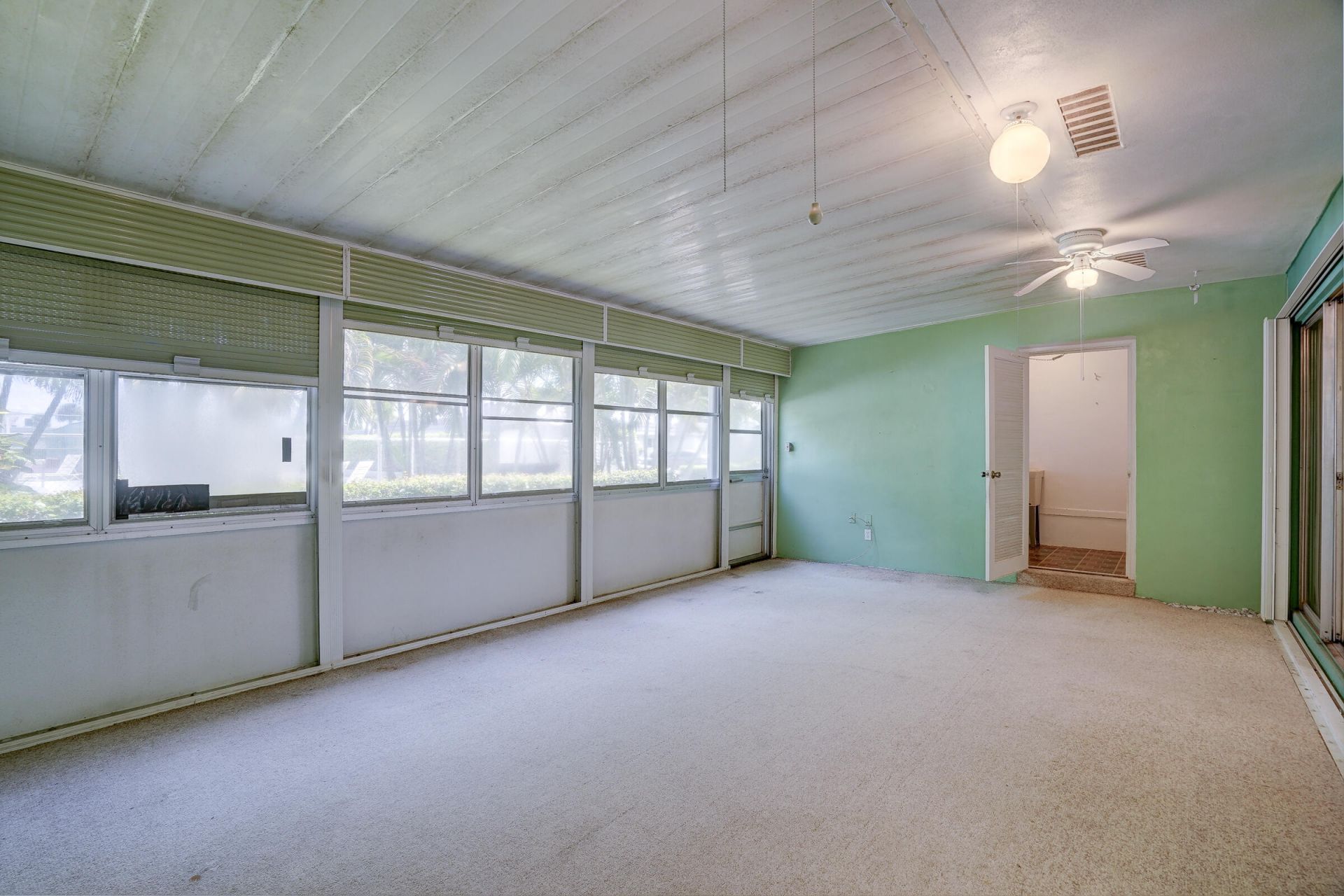 2886 E Fernley Drive E, Unit 51, West Palm Beach, FL 33415 Photo