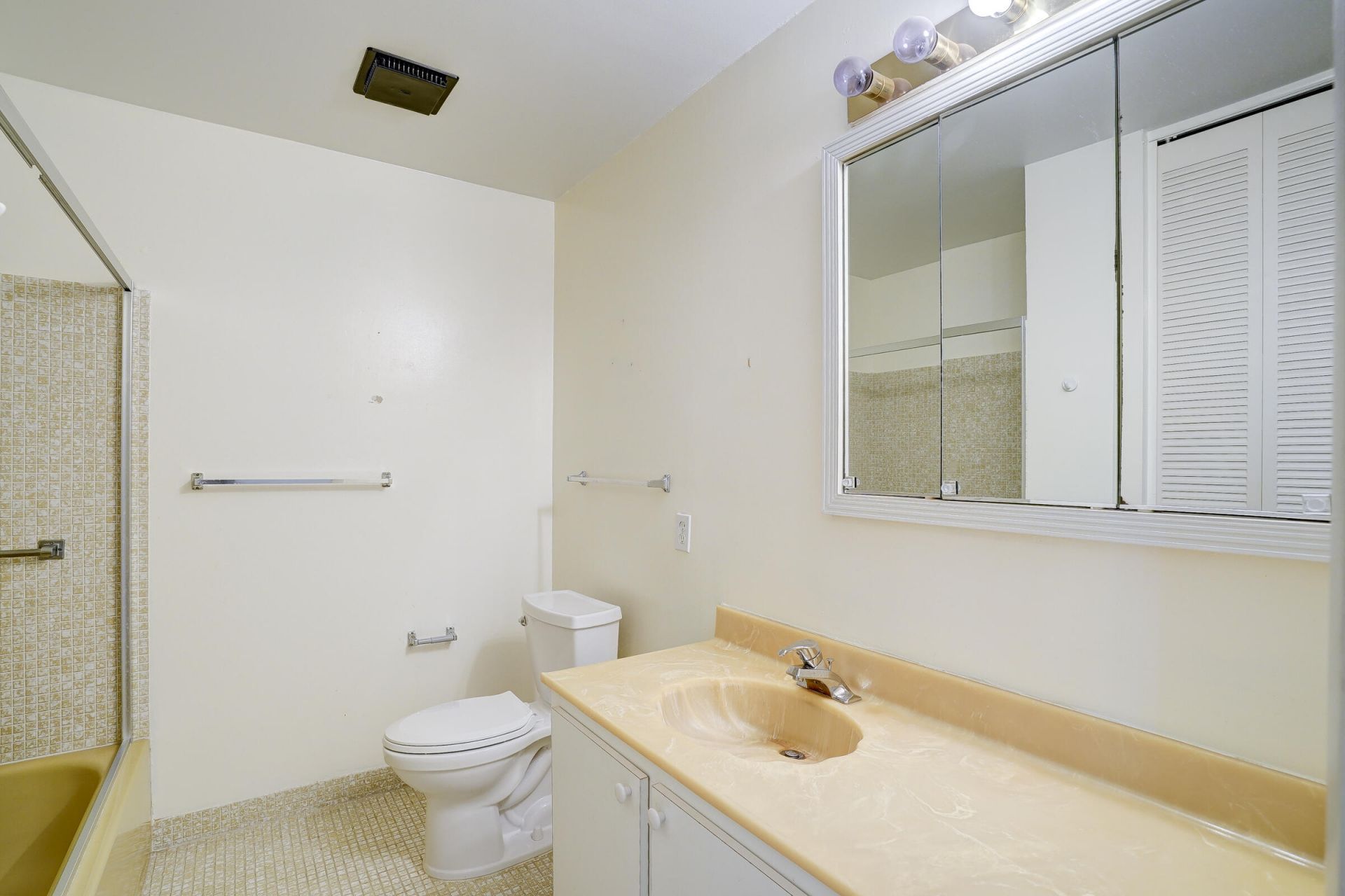 2886 E Fernley Drive E, Unit 51, West Palm Beach, FL 33415 Photo
