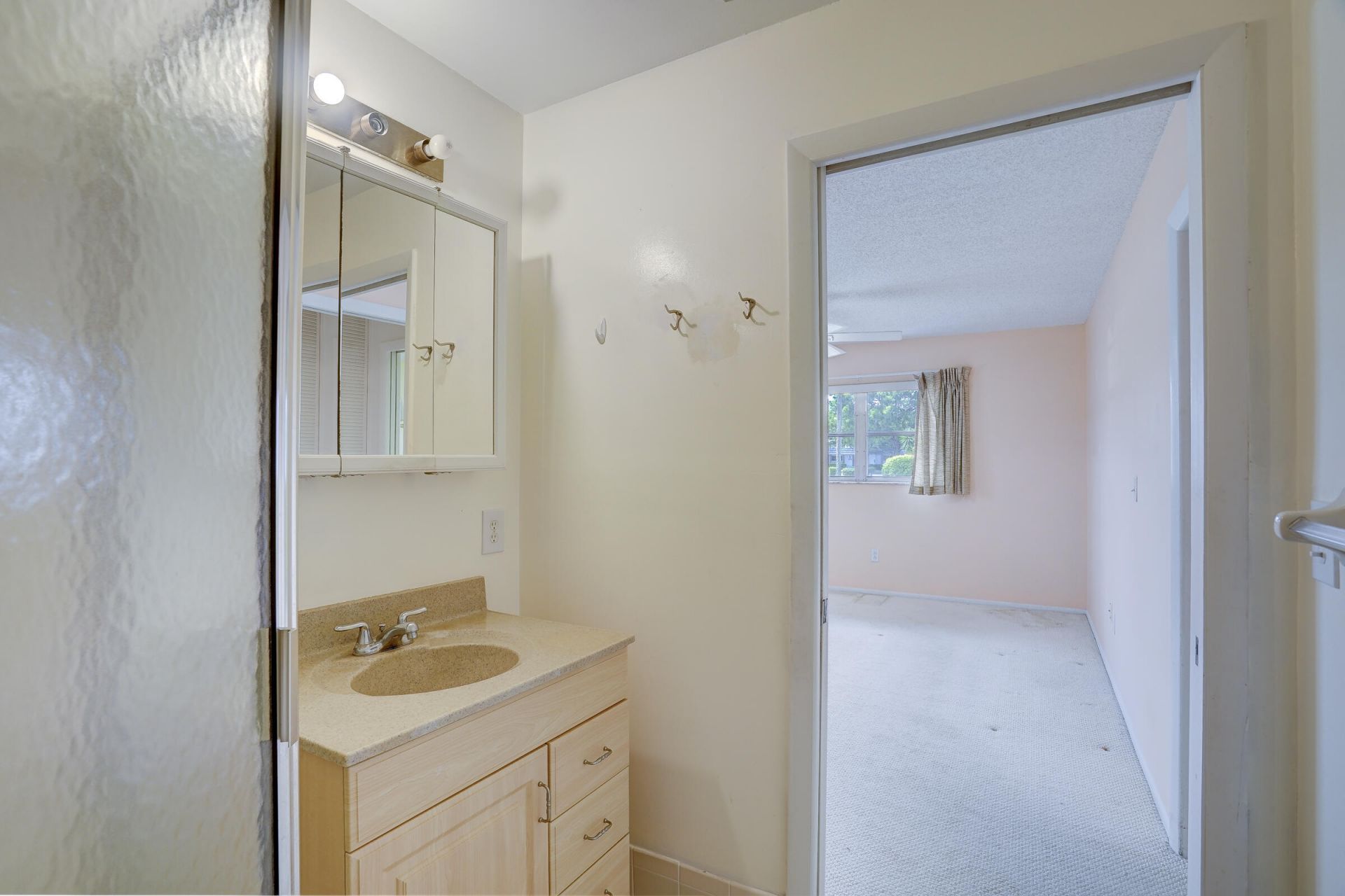 2886 E Fernley Drive E, Unit 51, West Palm Beach, FL 33415 Photo
