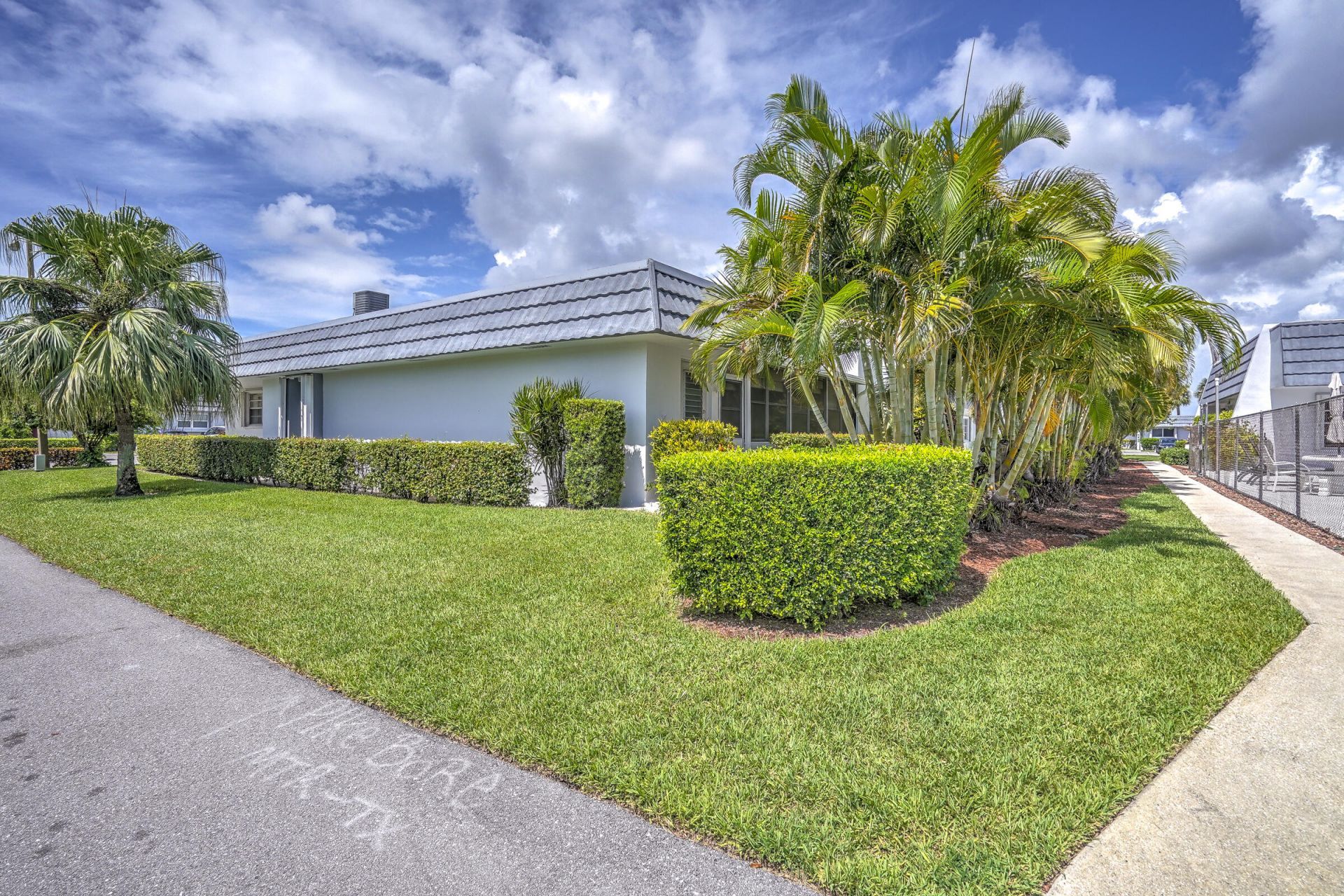 2886 E Fernley Drive E, Unit 51, West Palm Beach, FL 33415 Photo