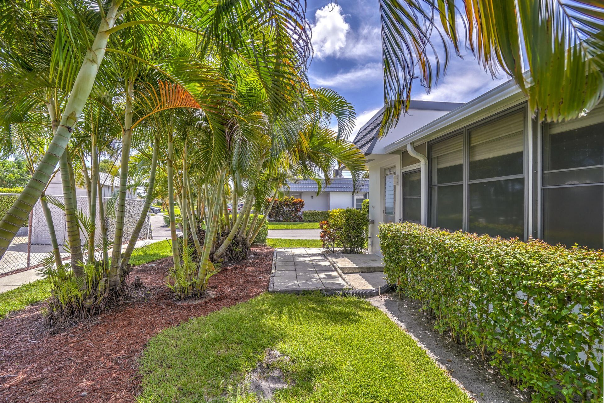 2886 E Fernley Drive E, Unit 51, West Palm Beach, FL 33415 Photo