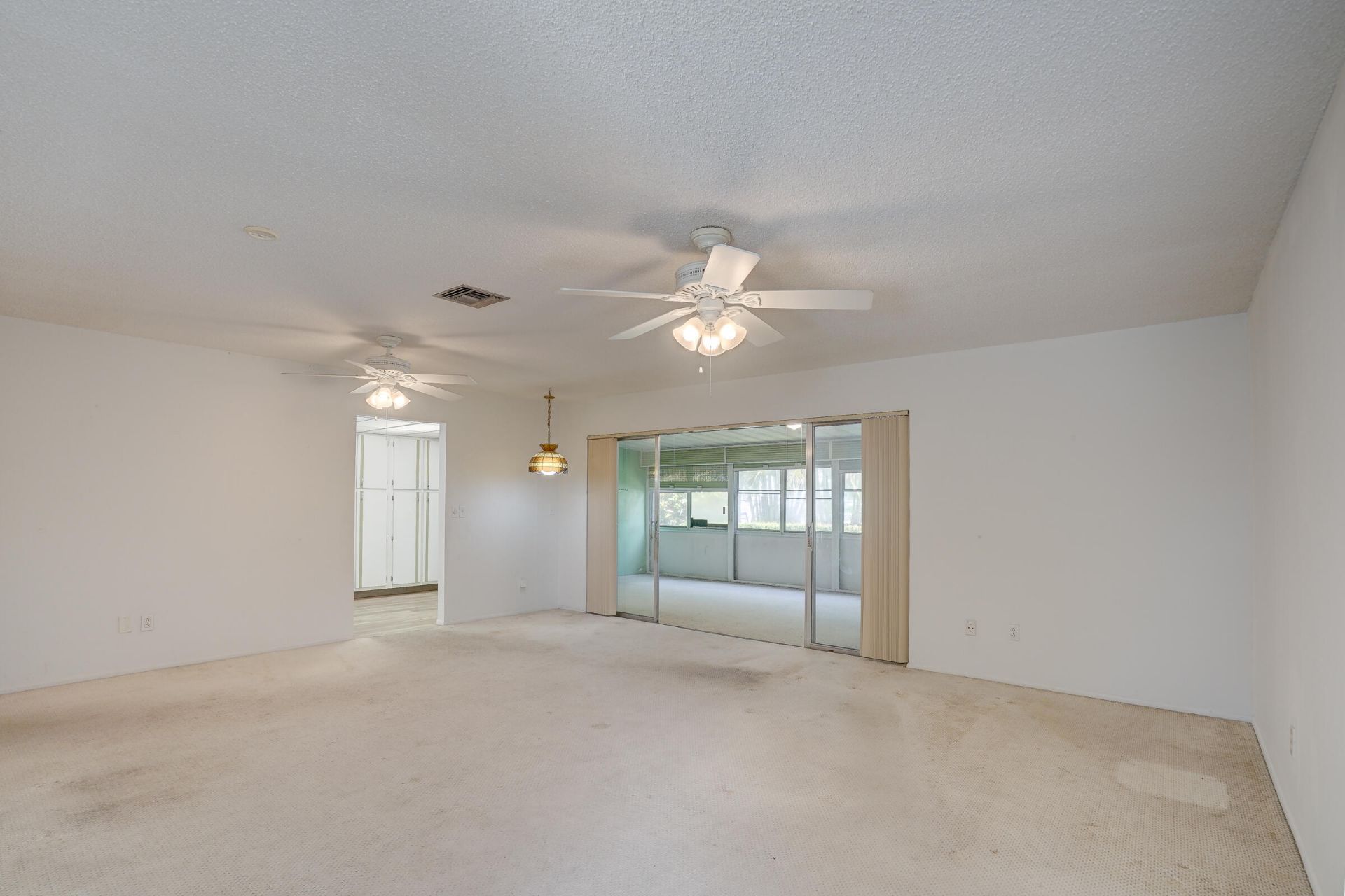 2886 E Fernley Drive E, Unit 51, West Palm Beach, FL 33415 Photo