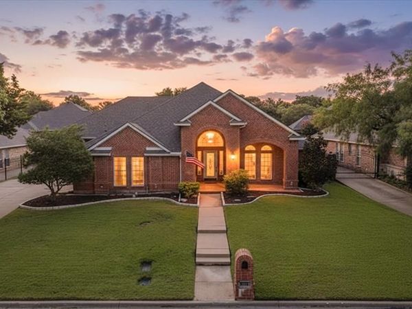 1013 Brook Arbor Drive, Mansfield, TX 76063