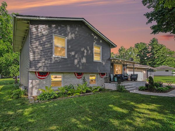 5105 Sharon Drive, Jackson, MI 49203