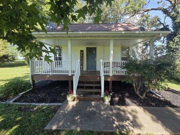 3794 Valier Carpet Road, Tamaroa, IL 62888