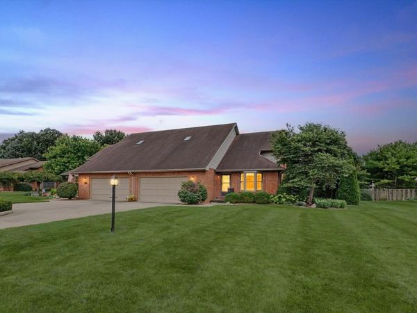 1325 Dickens Court , Monticello, IL 61856