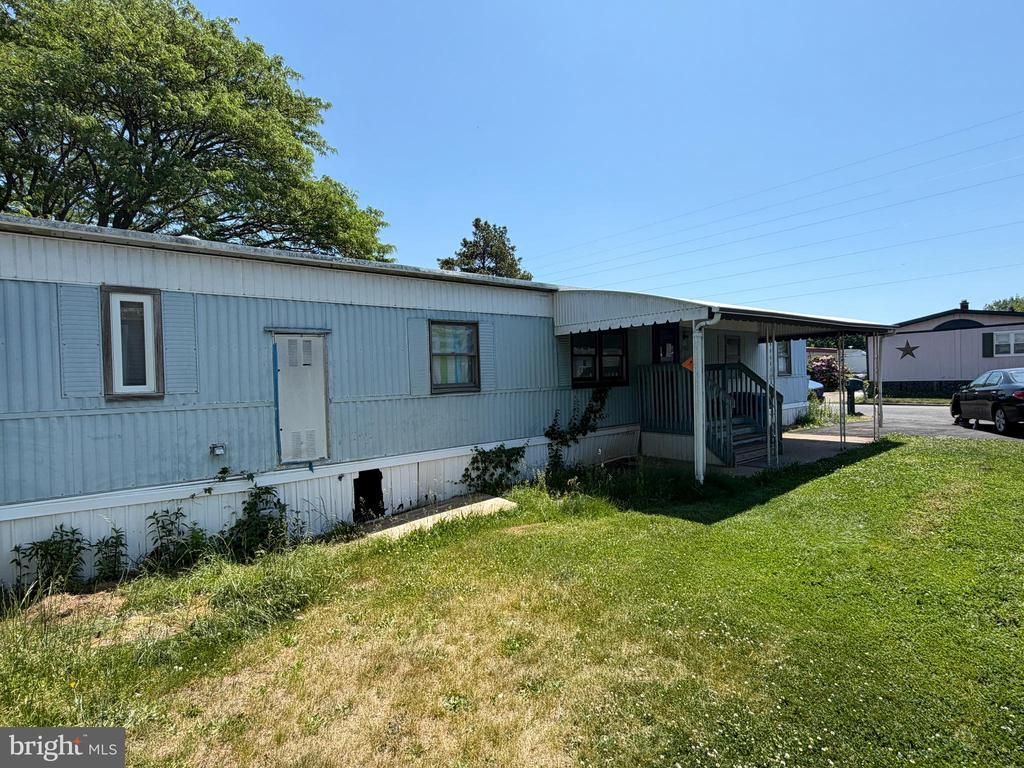 7612 HUNTER DRIVE , MORRISVILLE, PA 19067