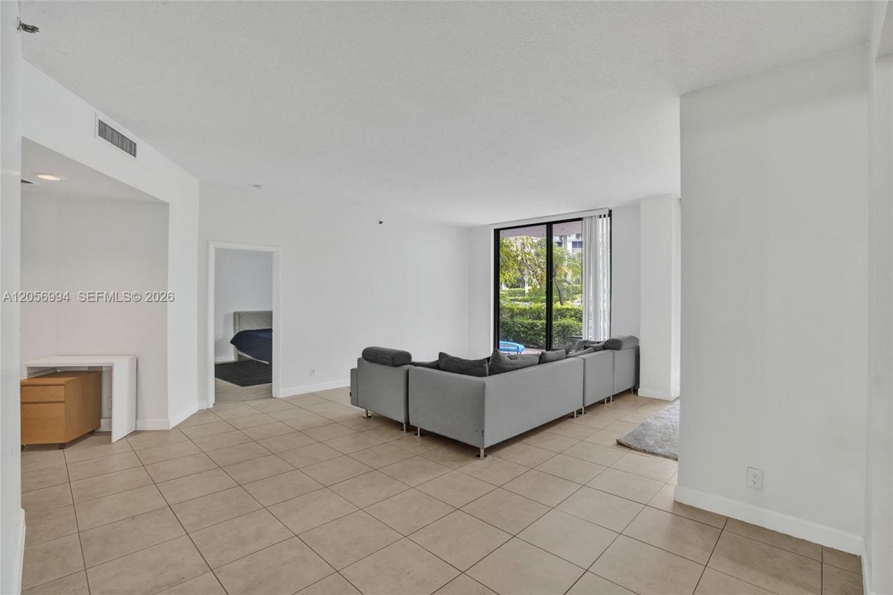 3300 NE 192nd St , Unit 118, Aventura, FL 33180 Photo
