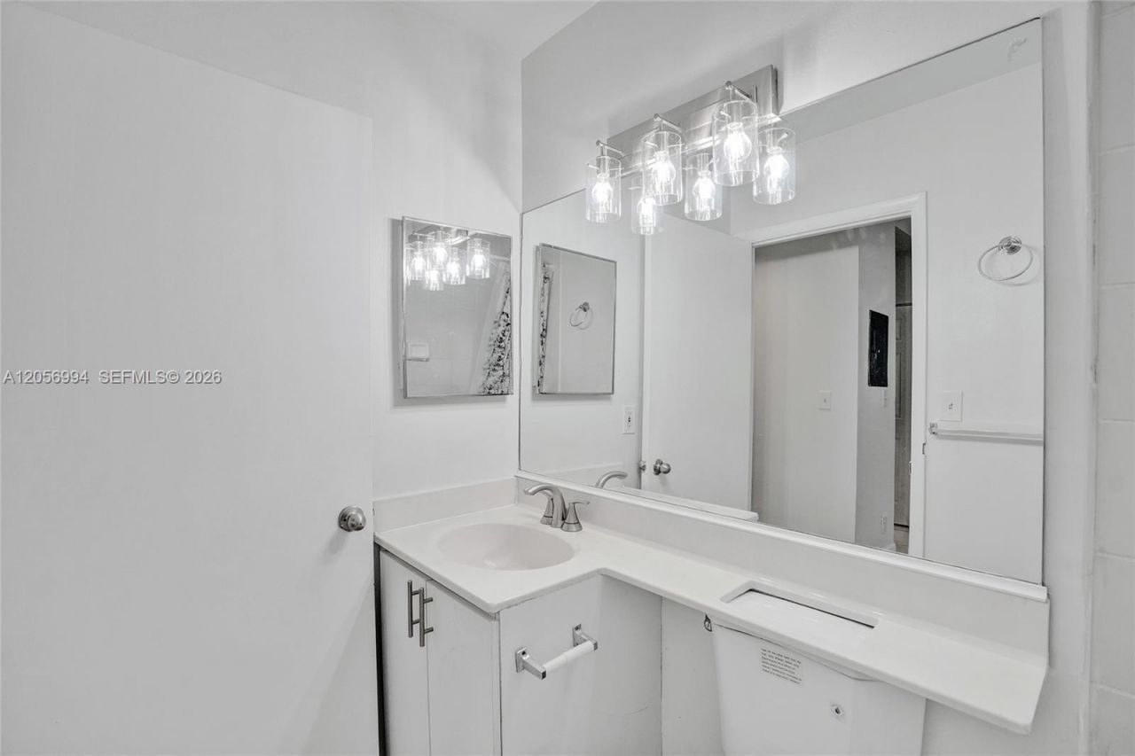 3300 NE 192nd St , Unit 118, Aventura, FL 33180 Photo