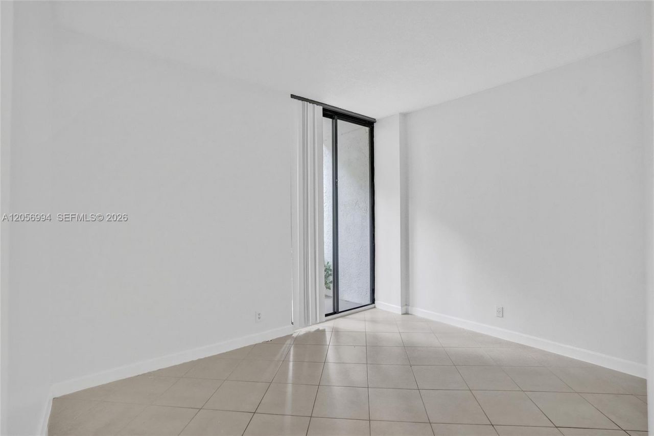 3300 NE 192nd St , Unit 118, Aventura, FL 33180 Photo