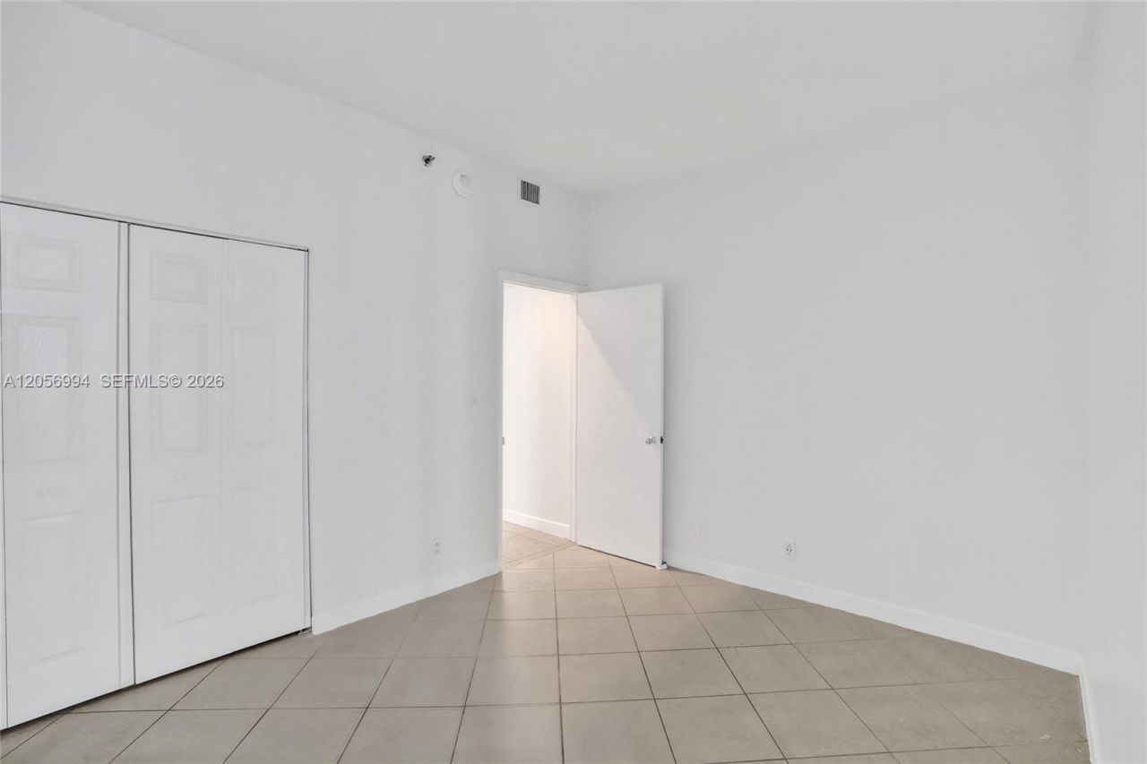 3300 NE 192nd St , Unit 118, Aventura, FL 33180 Photo