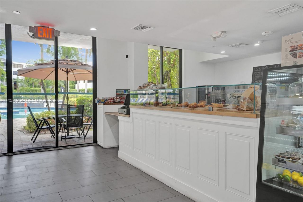 3300 NE 192nd St , Unit 118, Aventura, FL 33180 Photo