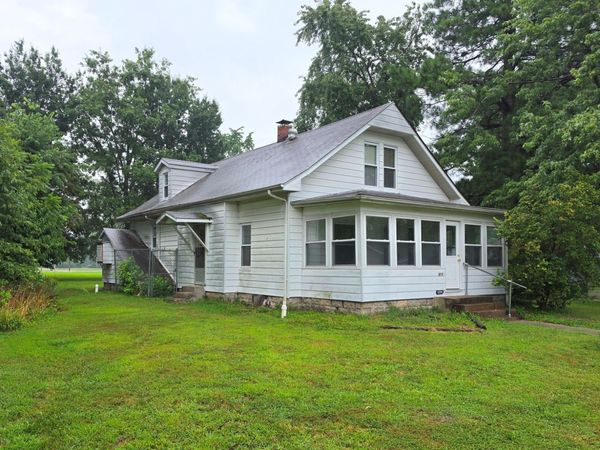 1204 N Dawley Street , Salem, IL 62881