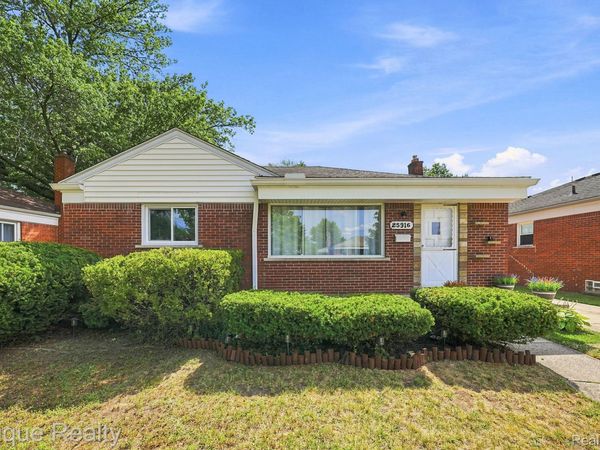 25916 Cubberness Street, St Clair Shores, Mi 48081