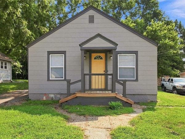 1125 S DODGION Avenue, Independence, MO 64050