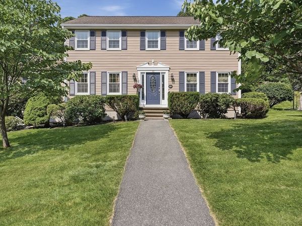 12 Heritage Drive, Woburn, MA 01801