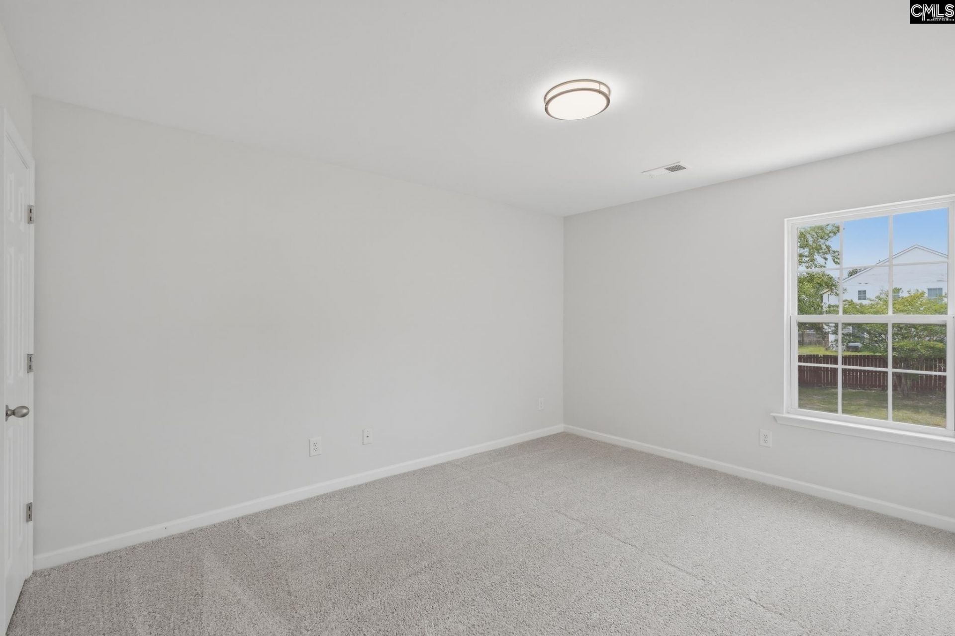 305 Lingonberry Drive  Photo 10