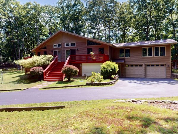 132 Southwynd Drive , Milford, PA 18337