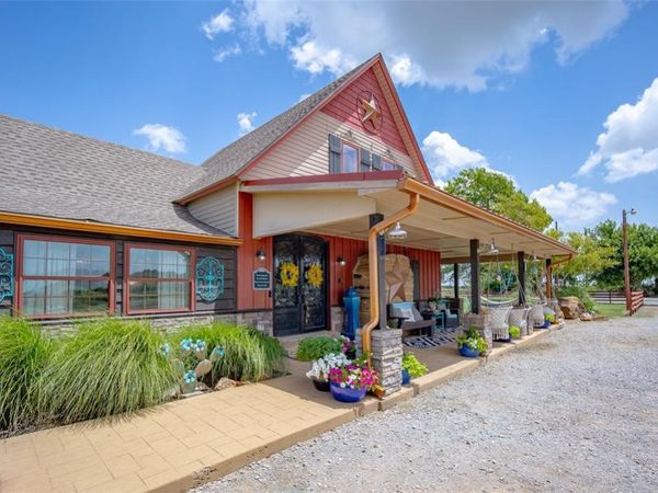 3808 S Manning Road, El Reno, OK 73036