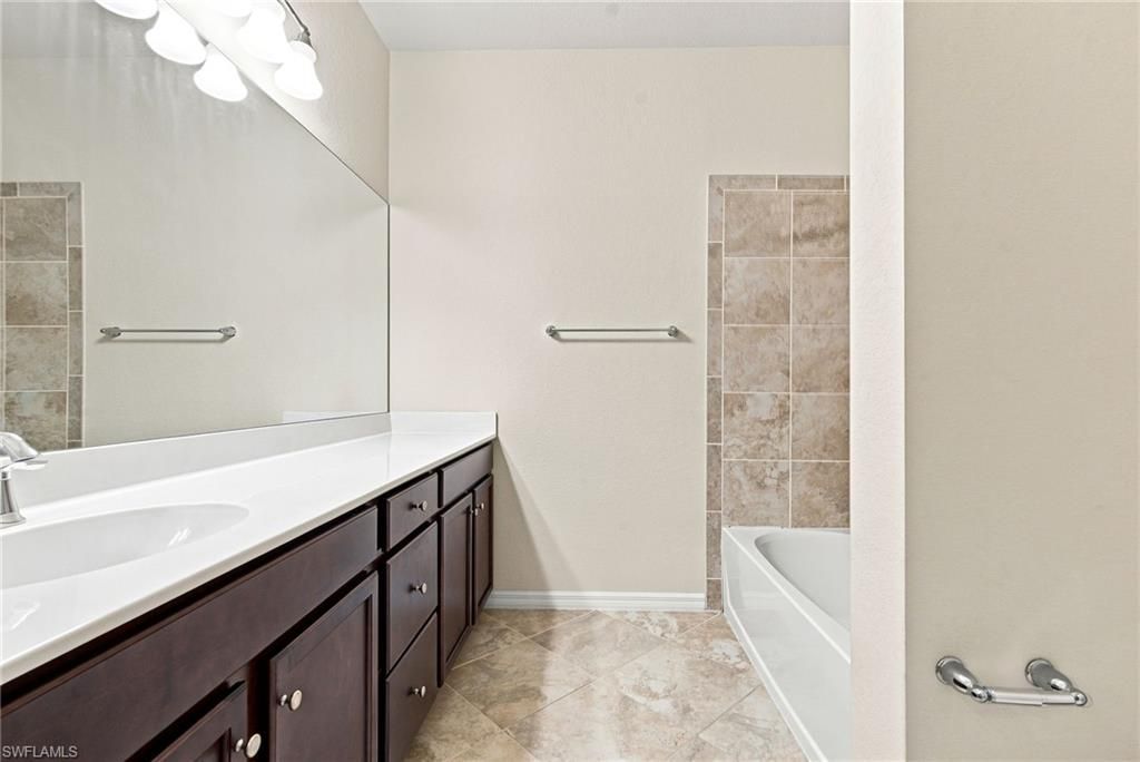 10174 Via Colomba Cir, Fort Myers, FL 33966 Photo